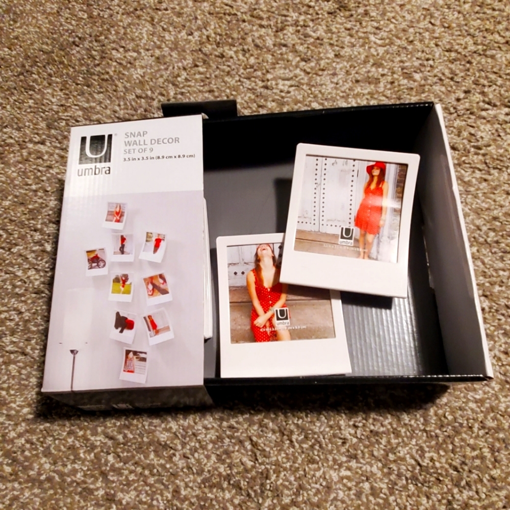 COPY - 2/$45   🖼 BNIB umbra snap wall decor/Polaroid look frames - SET OF 9